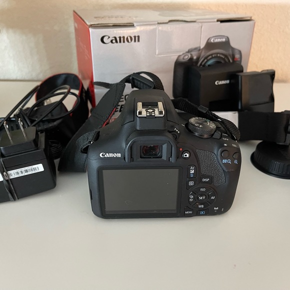 CANON EOS REBEL T7 CAMERA KIT - Picture 6 of 8